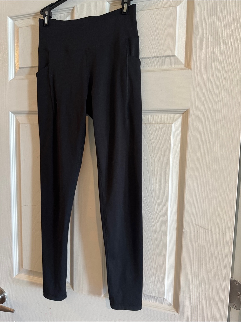 Black High-Waist Leggings with Side Pockets